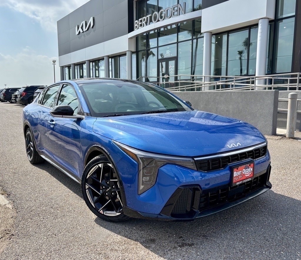 2025 Kia K4 GT-Line's photo