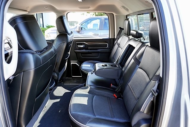 2024 Ram 2500 Laramie photo 17