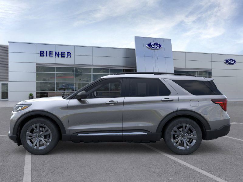 2025 Ford Explorer photo 2