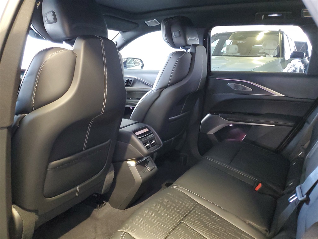 2026 Cadillac Lyriq photo 8