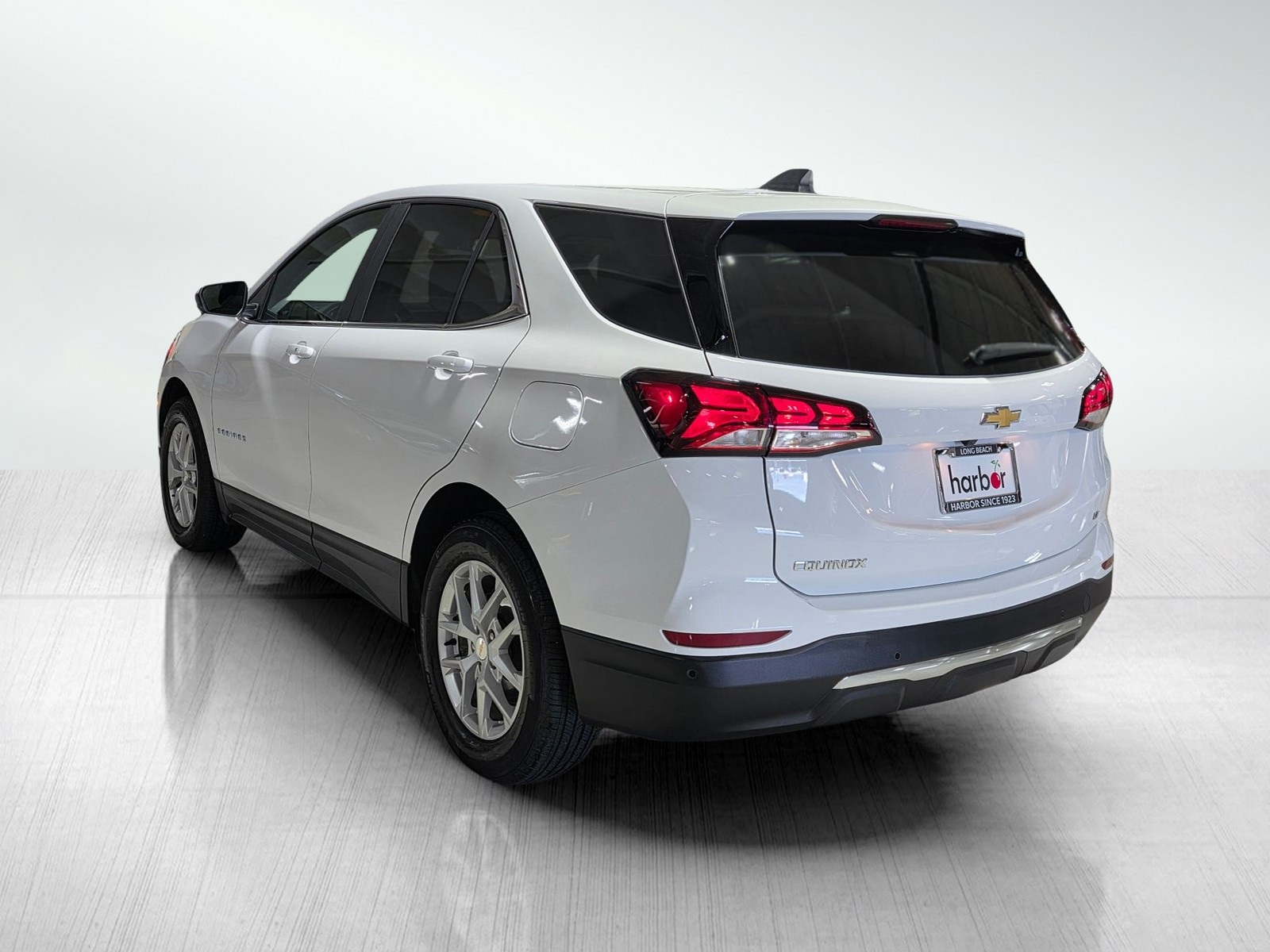 2023 Chevrolet Equinox LT photo 3