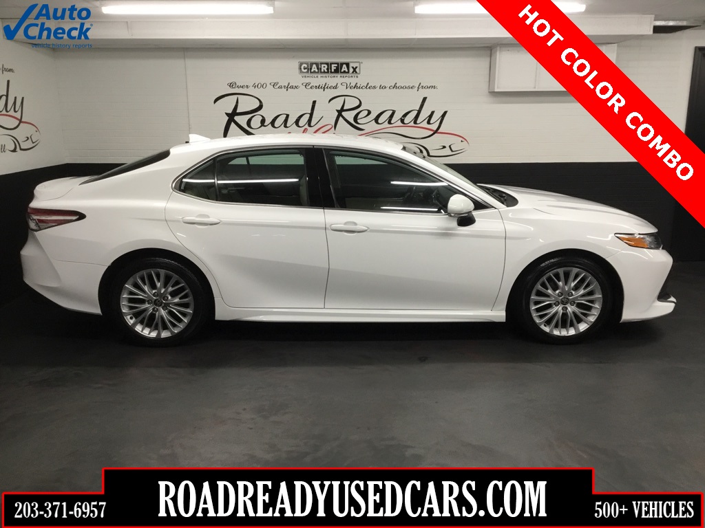 2020 Toyota Camry XLE's photo