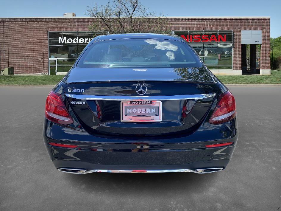 2018 Mercedes Benz E 300 photo 3