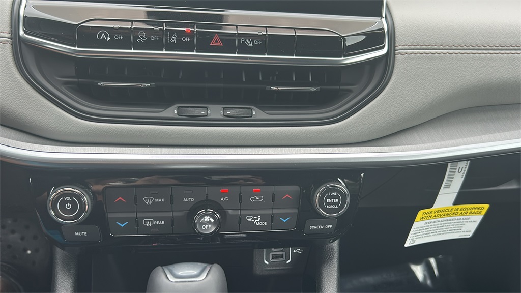 2025 Jeep Compass Limited photo 33