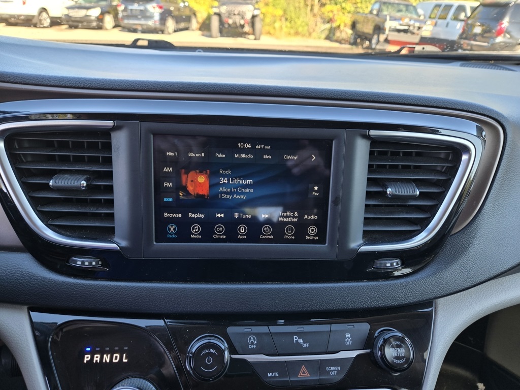 2018 Chrysler Pacifica Touring L photo 17