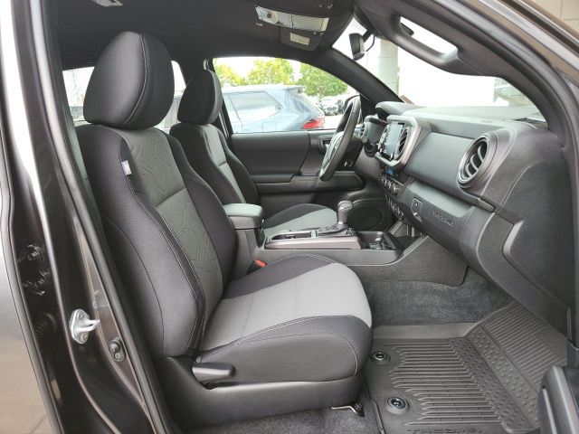 2023 Toyota Tacoma TRD Sport photo 18