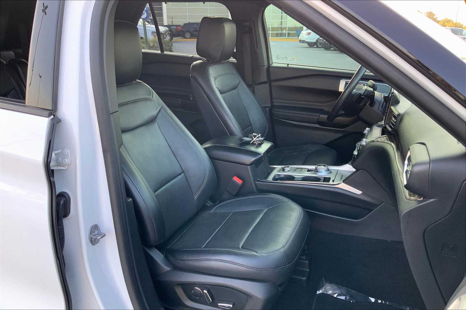 2020 Ford Explorer Limited photo 8