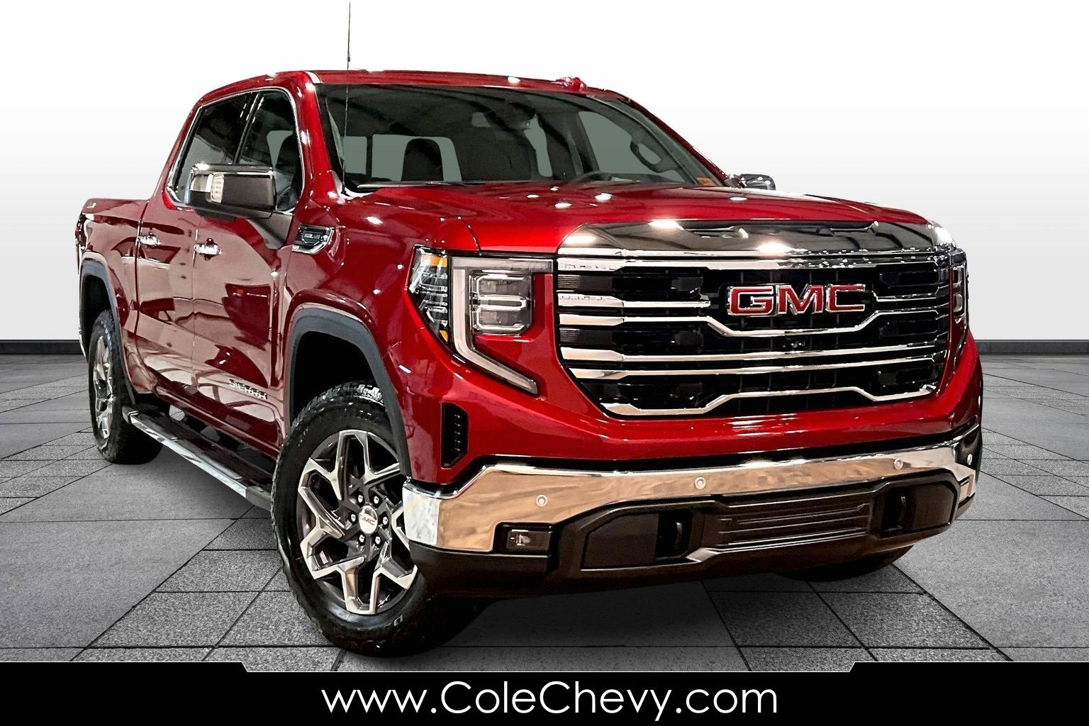 2026 GMC Sierra 1500 SLT's photo