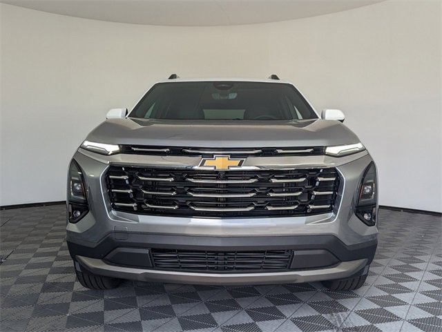 2025 Chevrolet Equinox LT photo 2