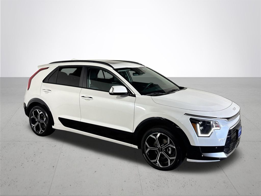 2025 Kia Niro SX Touring photo 4