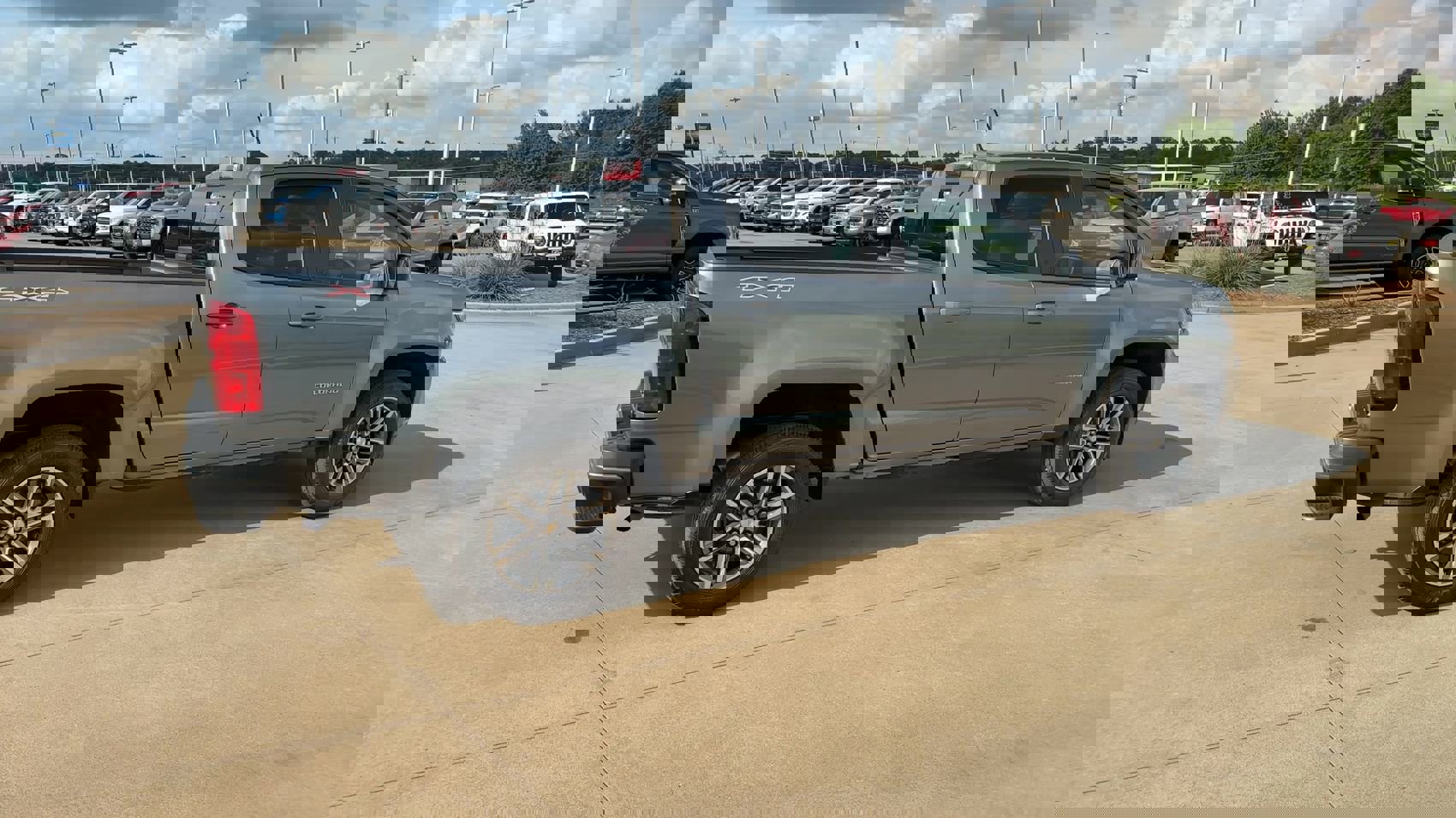 2022 Chevrolet Colorado LT photo 8
