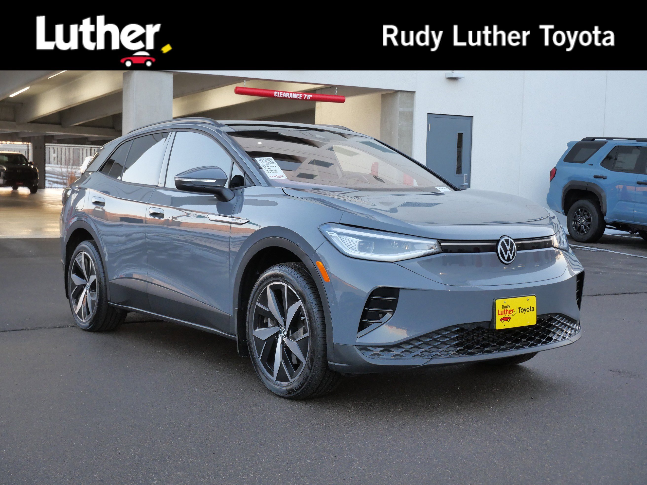 2023 Volkswagen ID.4 PRO S's photo