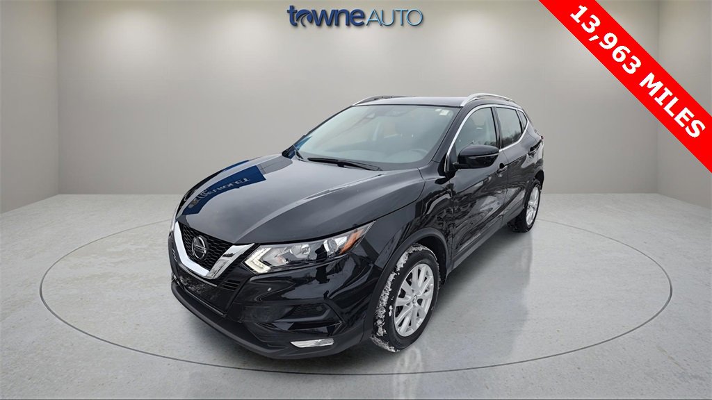 2022 Nissan Rogue Sport SV's photo