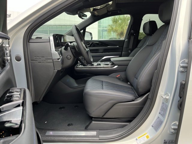 2025 Cadillac Escalade IQ Sport photo 10