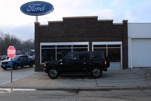 2025 Ford Bronco 4-Door Outer Banks's photo