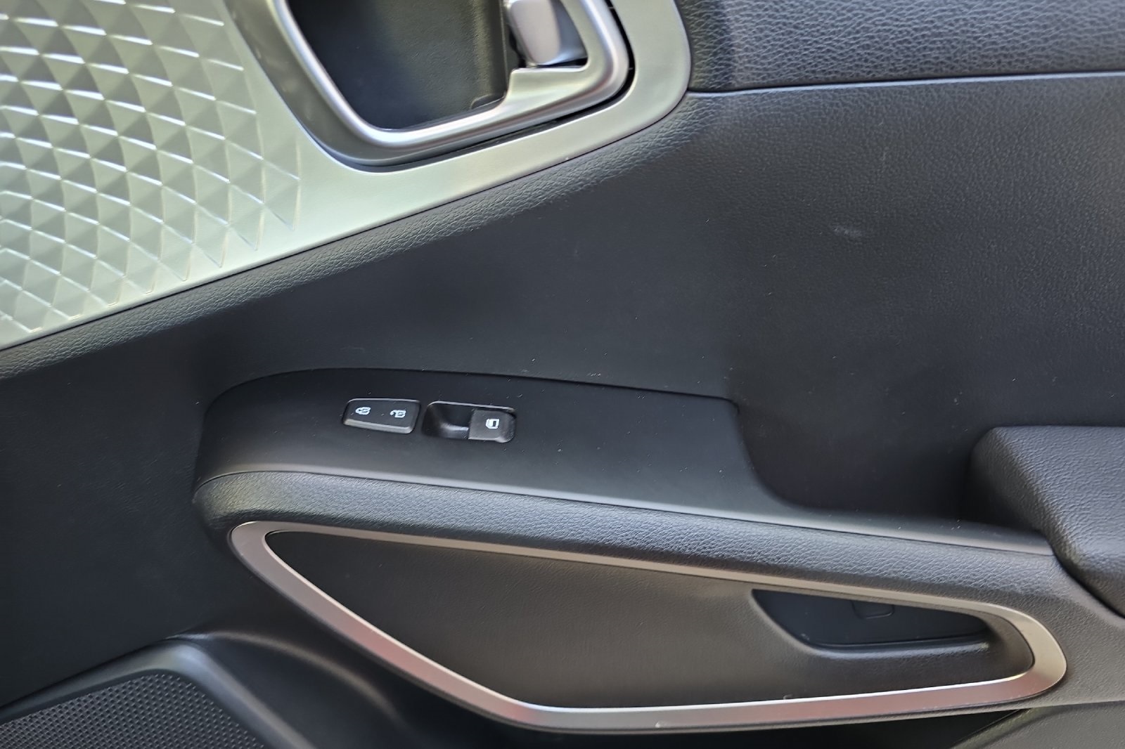 2024 Kia Soul LX S photo 18