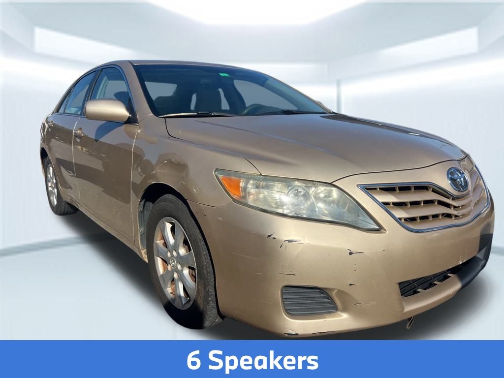2011 Toyota Camry LE photo 3