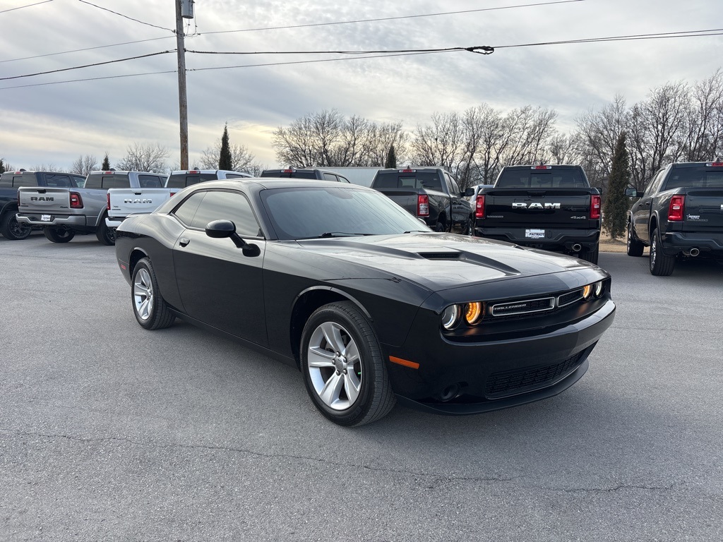 2023 Dodge Challenger SXT's photo