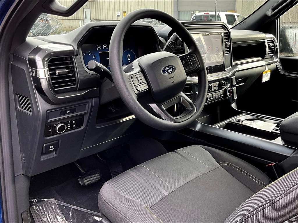 2025 Ford F-150 STX photo 6