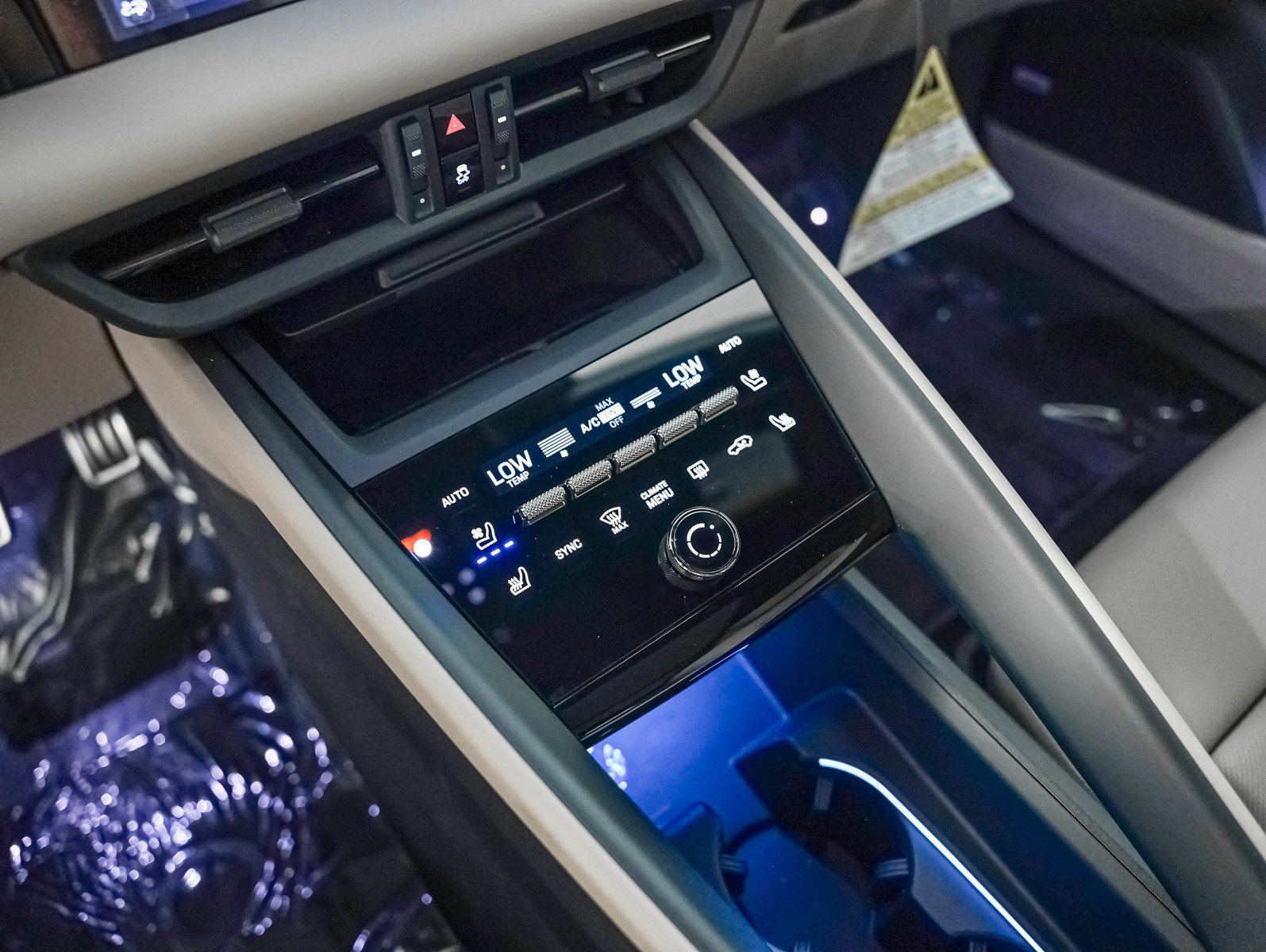 2025 Porsche Macan Electric photo 17