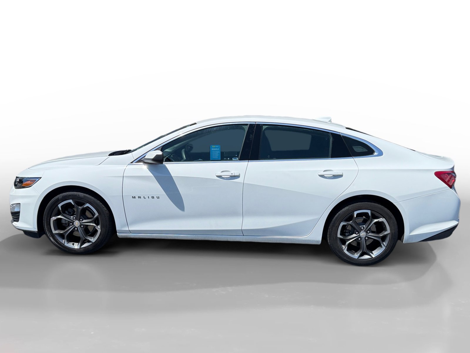 2022 Chevrolet Malibu 1LT photo 2