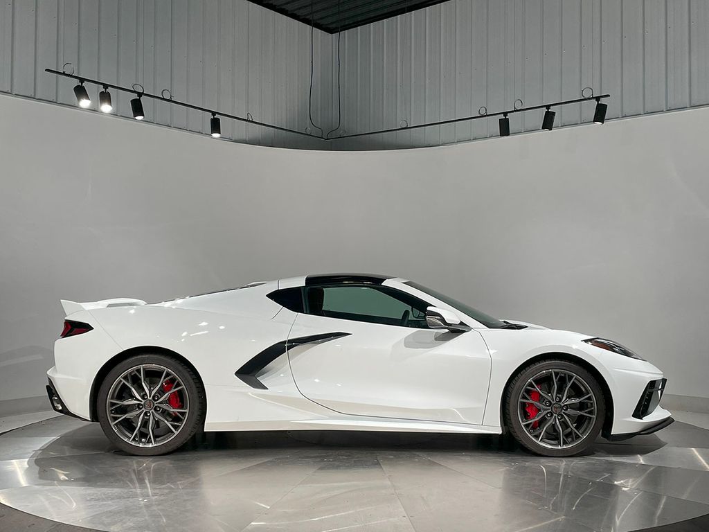 2024 Chevrolet Corvette Stingray 2LT photo 4