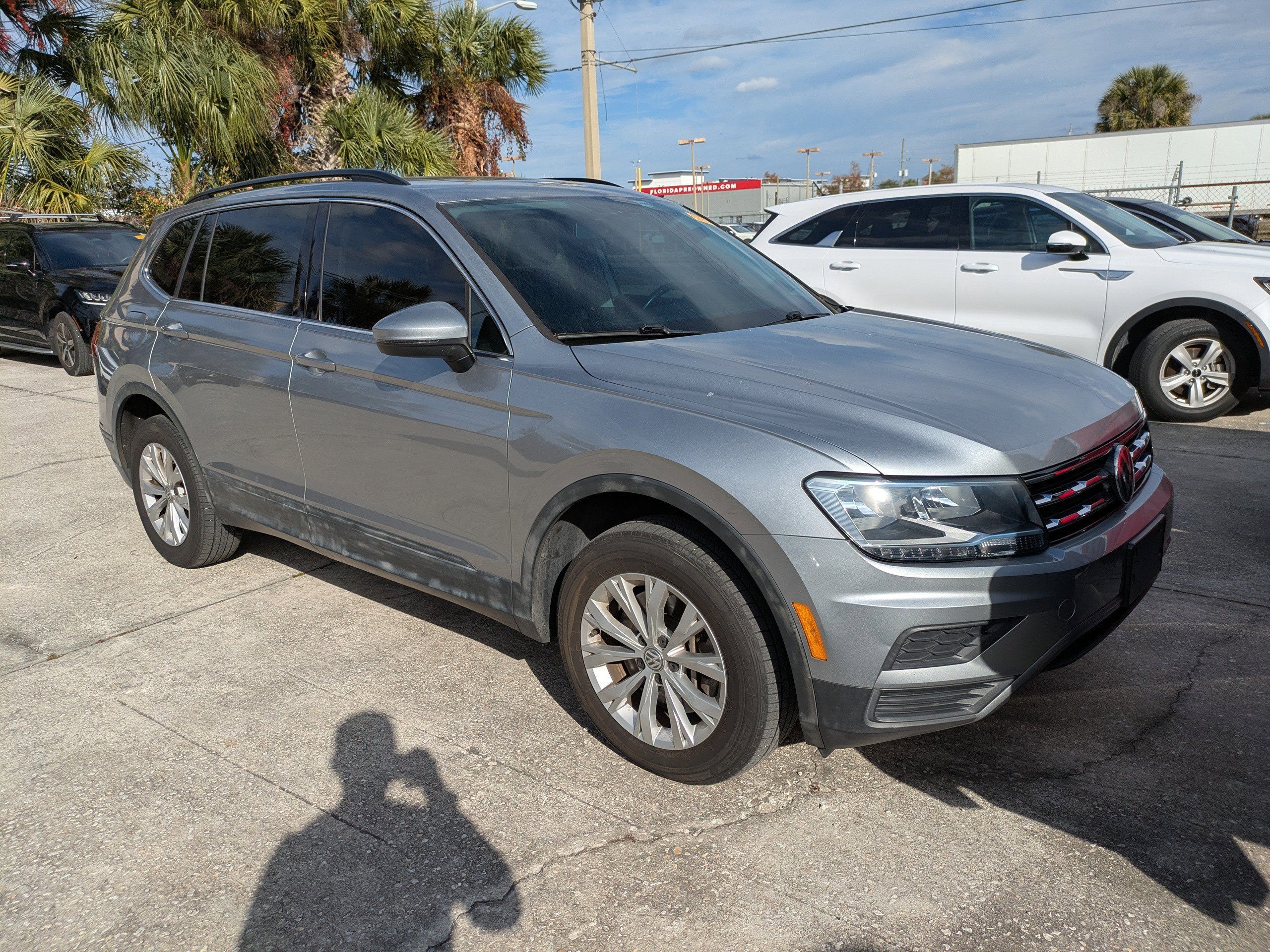 2019 Volkswagen Tiguan SE's photo