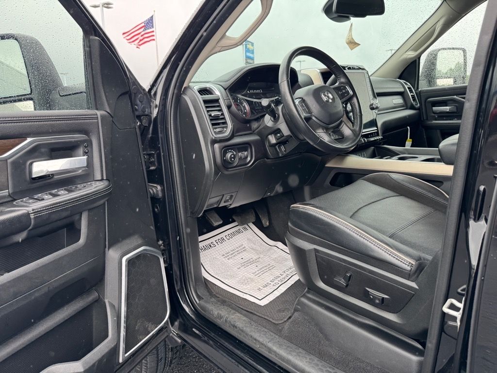 2024 Ram 3500 Laramie photo 13