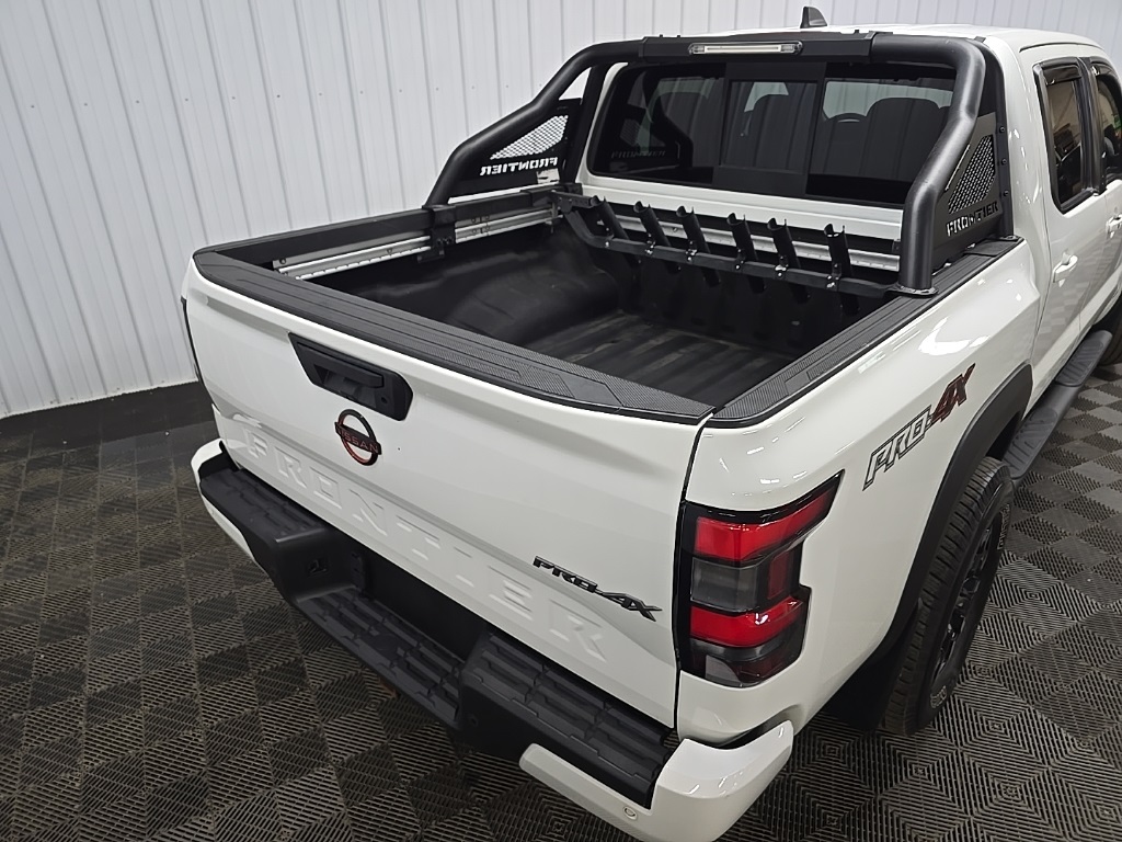 2022 Nissan Frontier PRO-4X photo 11