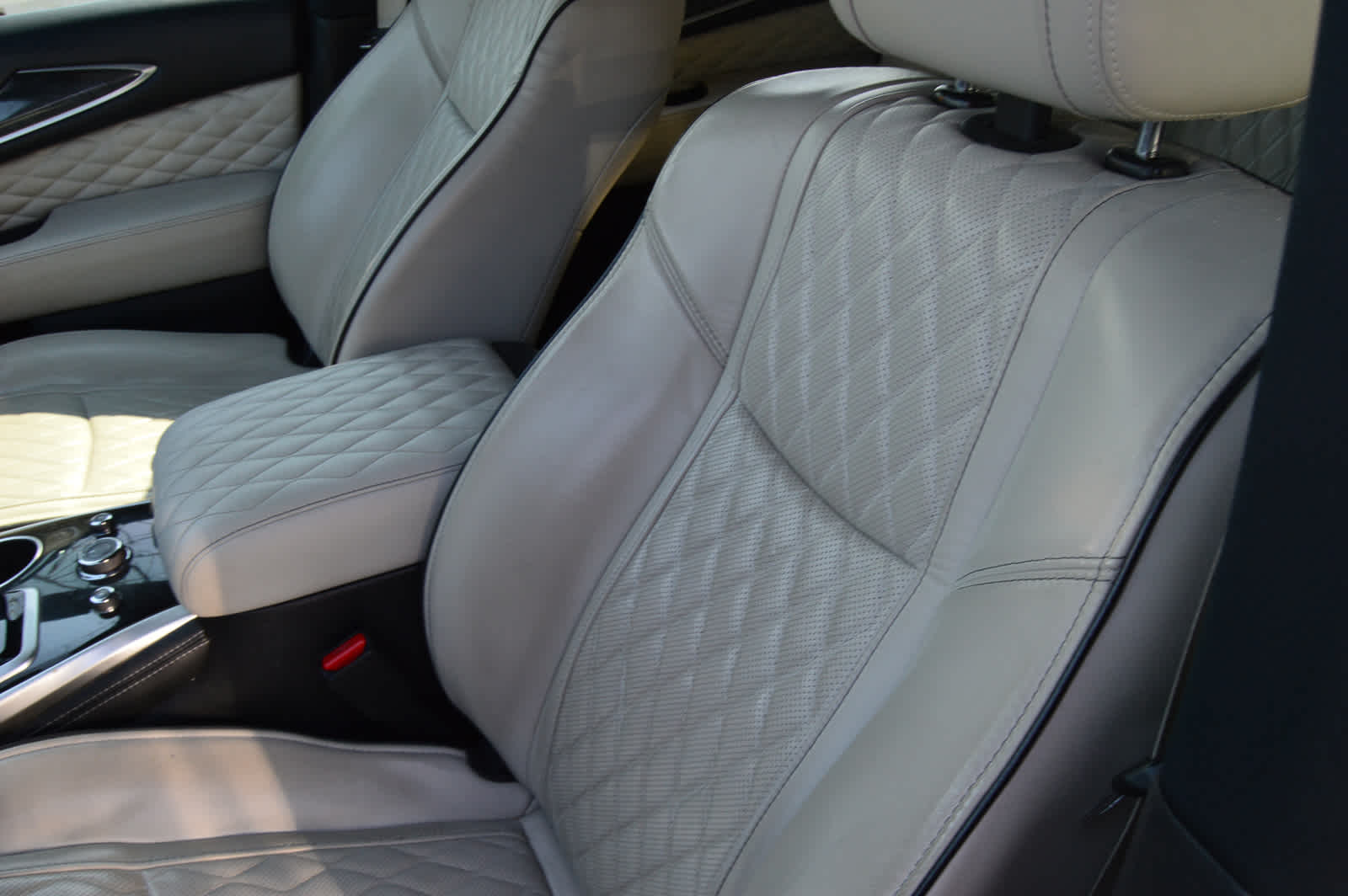 2019 Infiniti QX60 Luxe photo 10