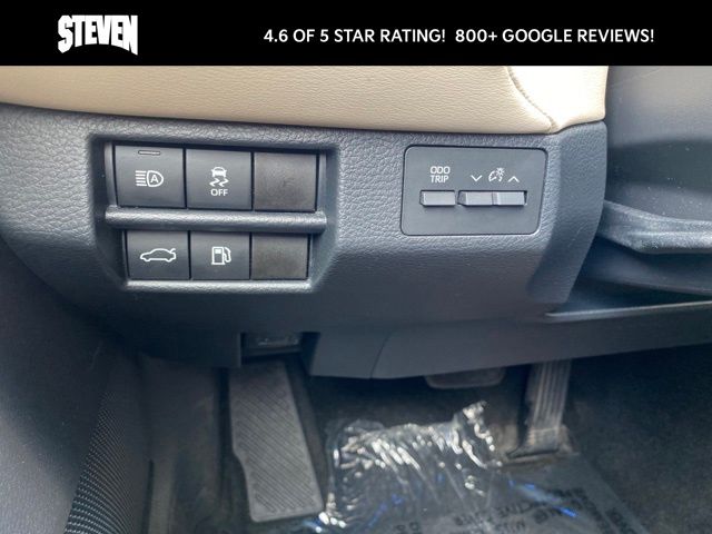 2020 Toyota Avalon XLE photo 22