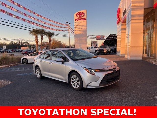 2022 Toyota Corolla LE's photo