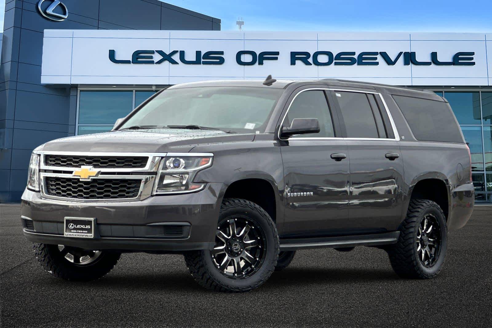 2017 Chevrolet Suburban LT's photo