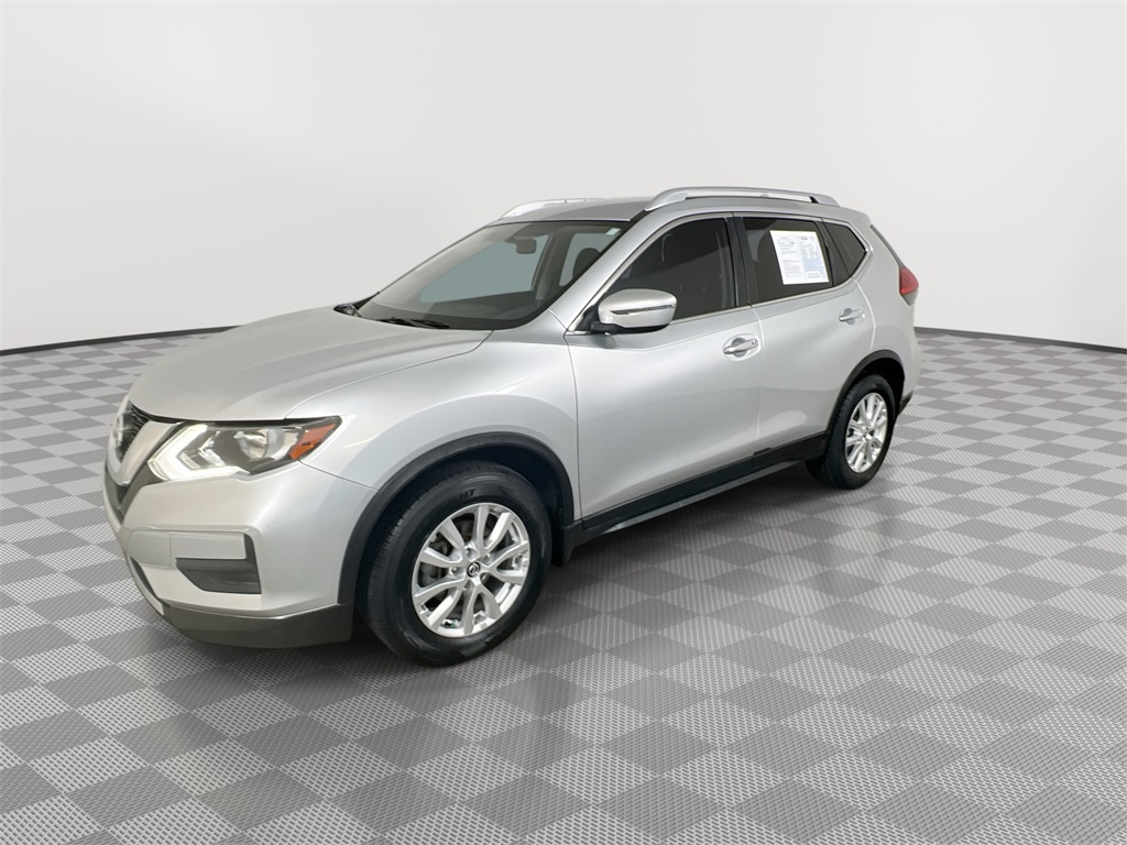 2017 Nissan Rogue SV photo 4