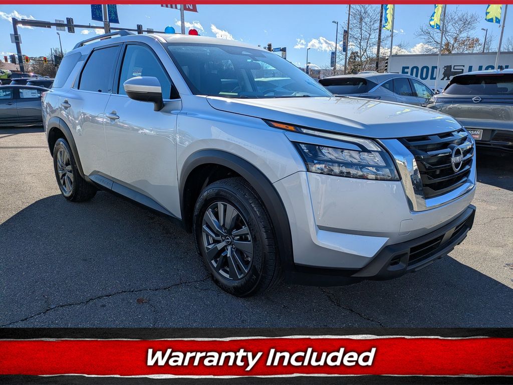 2024 Nissan Pathfinder SV's photo