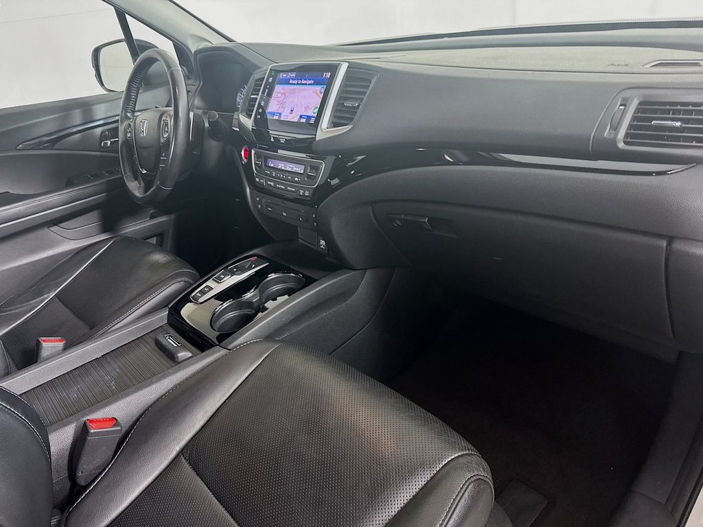 2016 Honda Pilot Elite photo 33