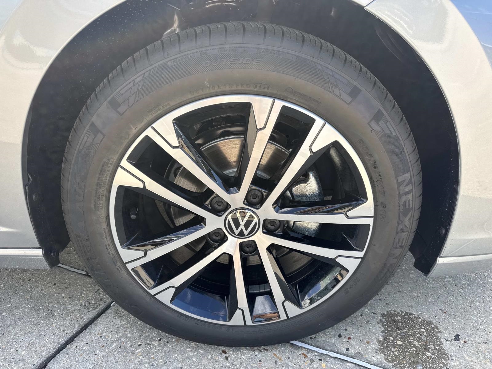 2026 Volkswagen Jetta 1.5T Sport photo 3