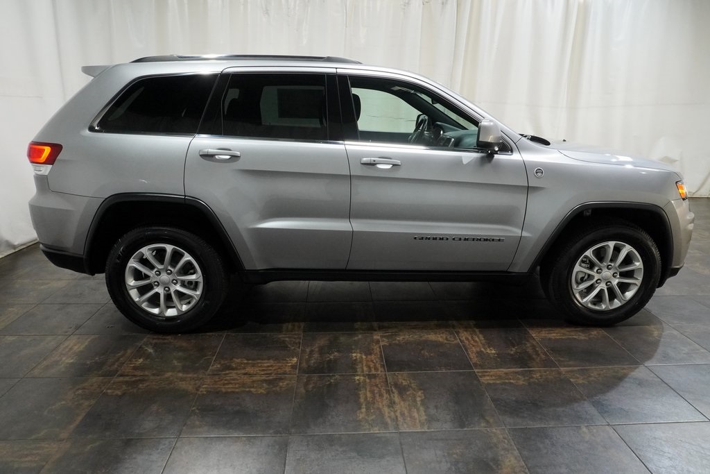 2021 Jeep Grand Cherokee Laredo E photo 2