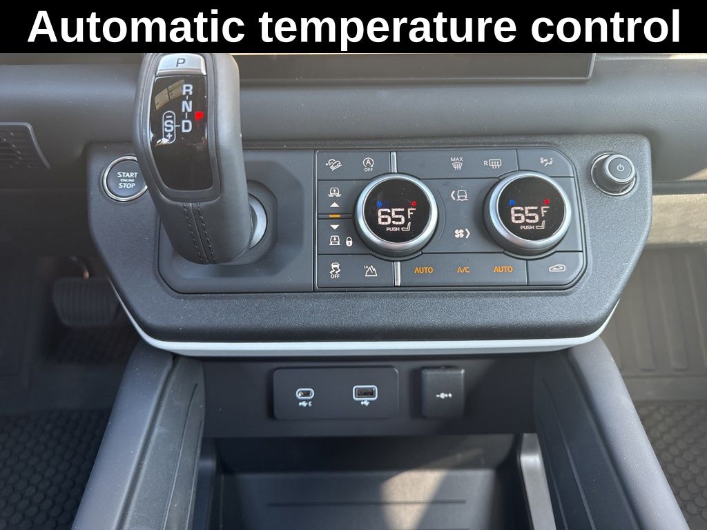 2024 Land Rover Defender 130 X-Dynamic SE photo 20