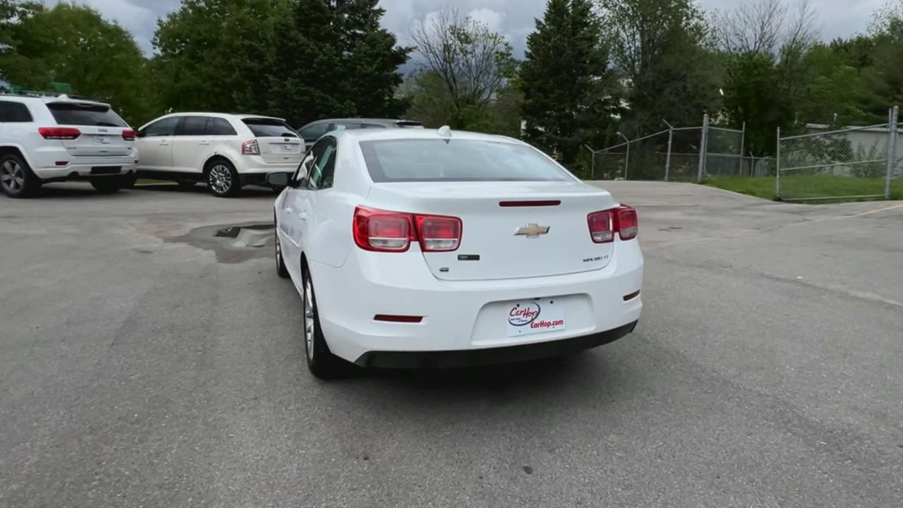 PreOwned 2015 Chevrolet Malibu LT Sedan 4D 4D SEDAN Y804915 in Des