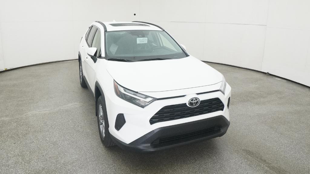 2025 Toyota RAV4 Hybrid XLE photo 28