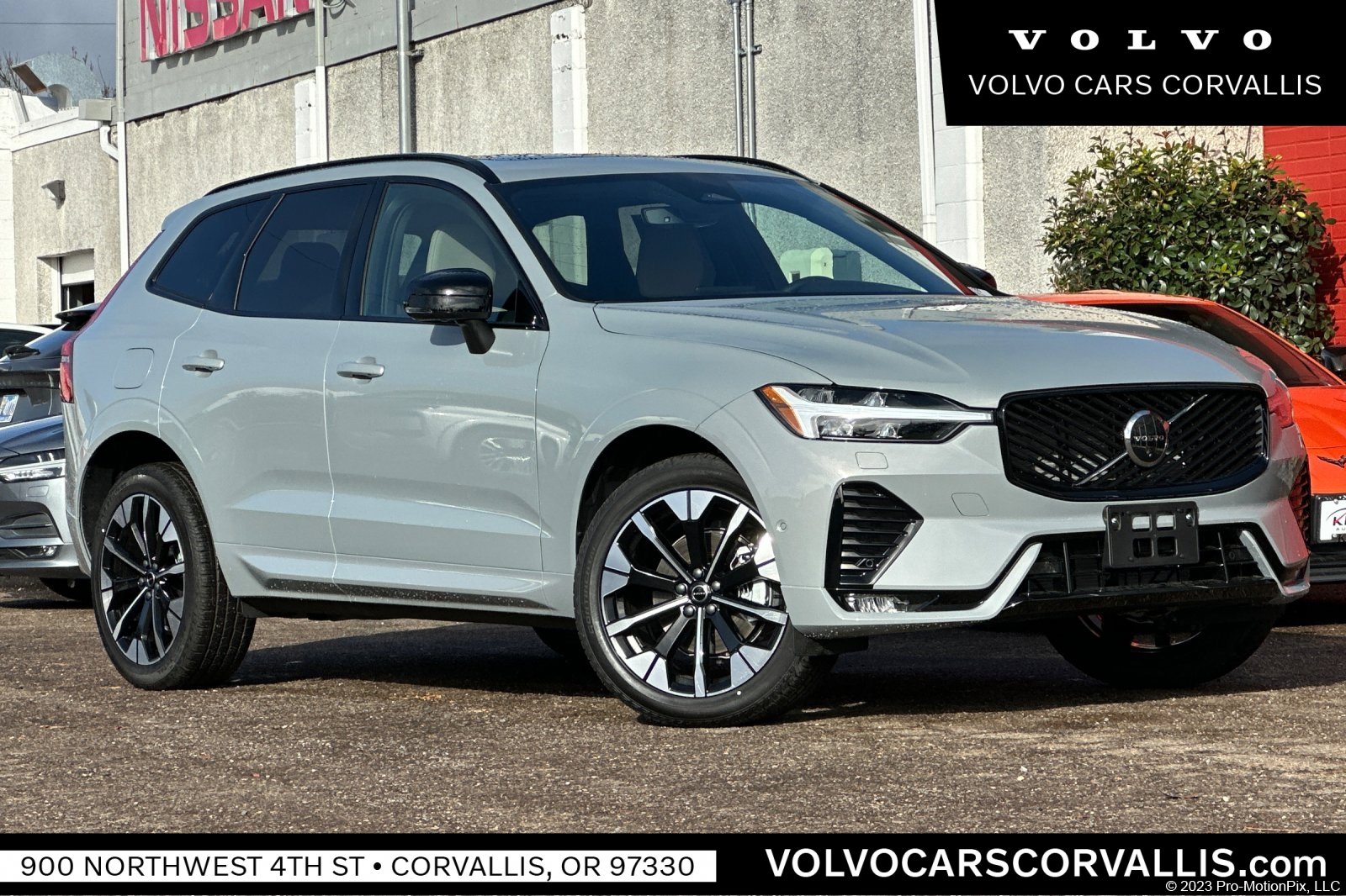 2026 Volvo XC60 Plus's photo