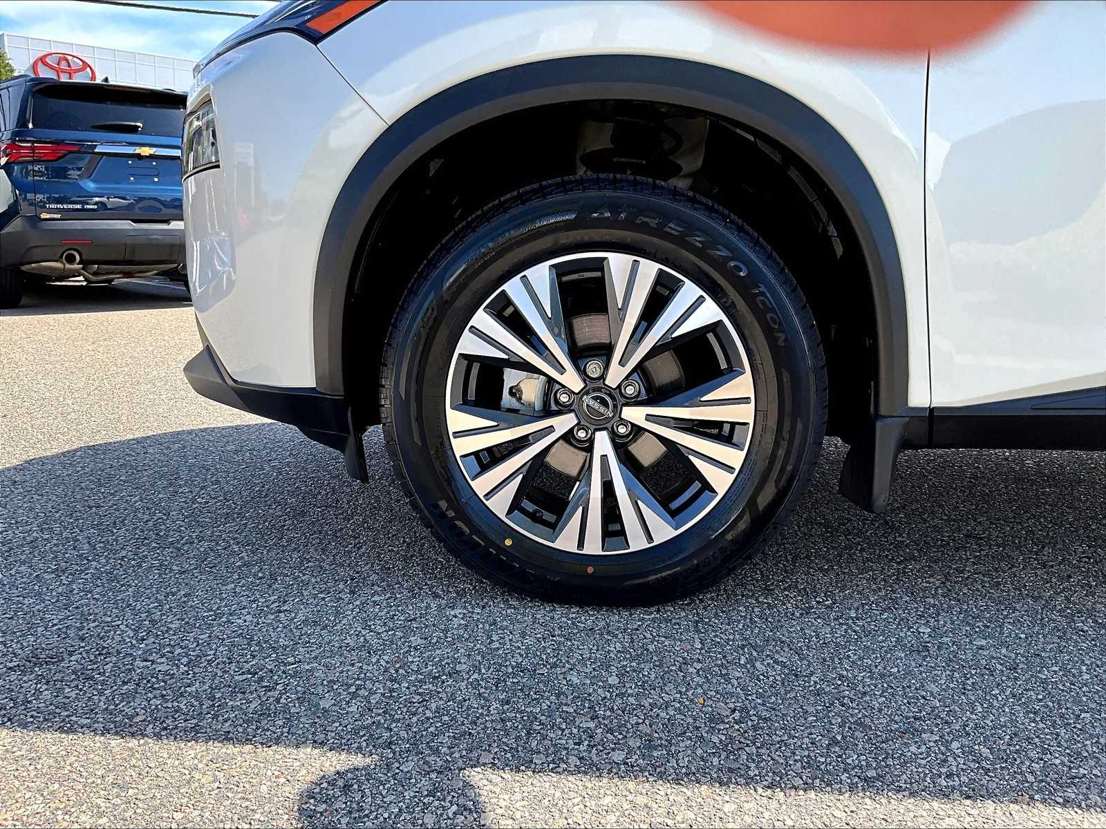 2022 Nissan Rogue SV photo 6
