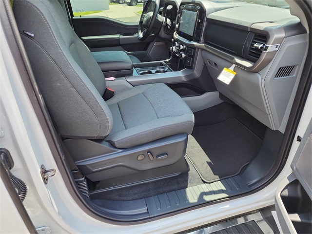 2025 Ford F-150 XLT photo 8