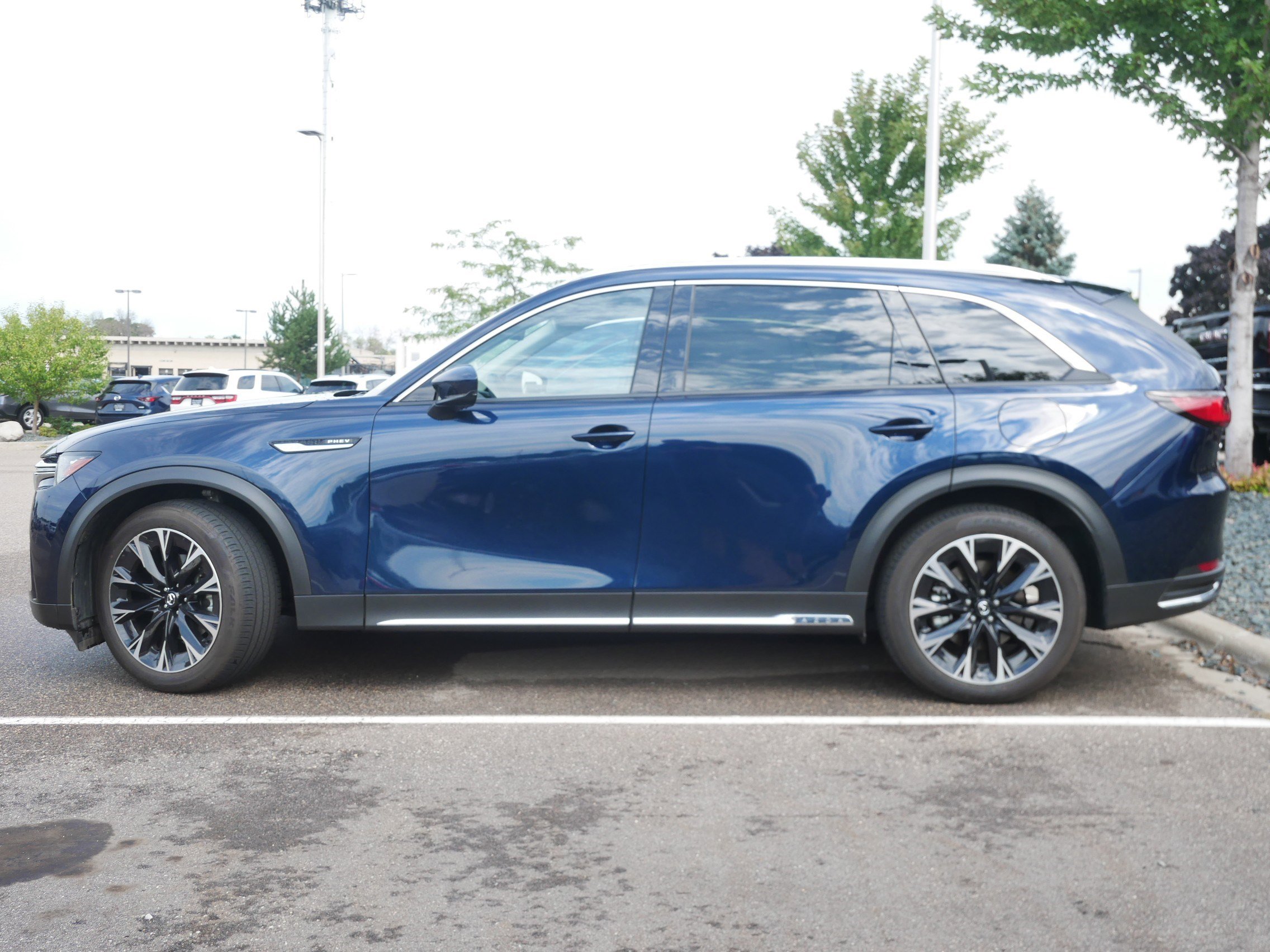2024 Mazda CX-90 Premium photo 2