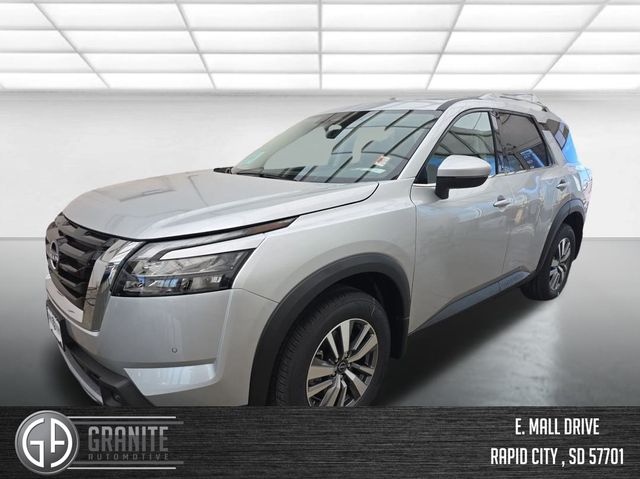 2025 Nissan Pathfinder SL's photo