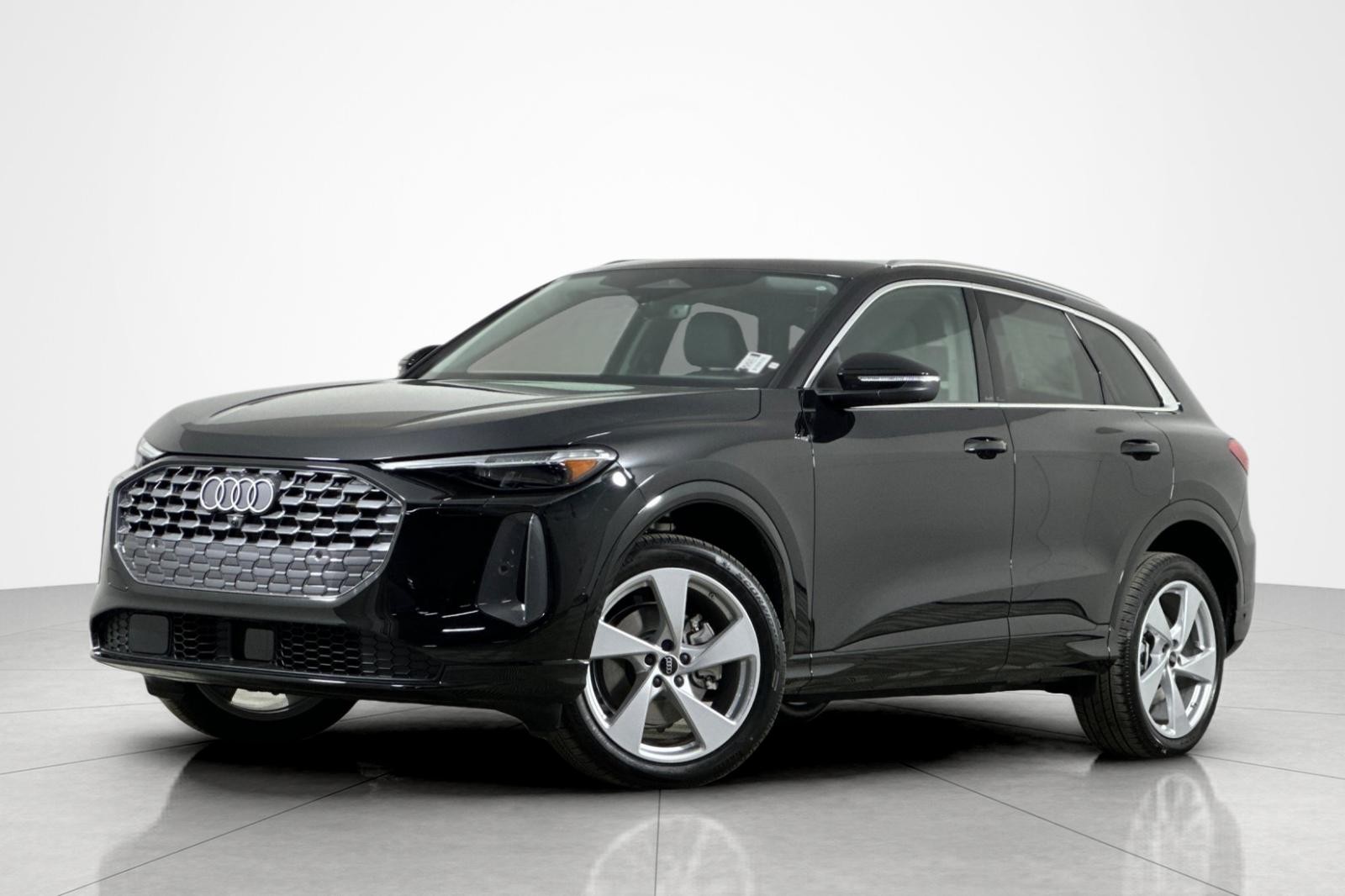 2025 Audi New Q5 Premium Plus's photo