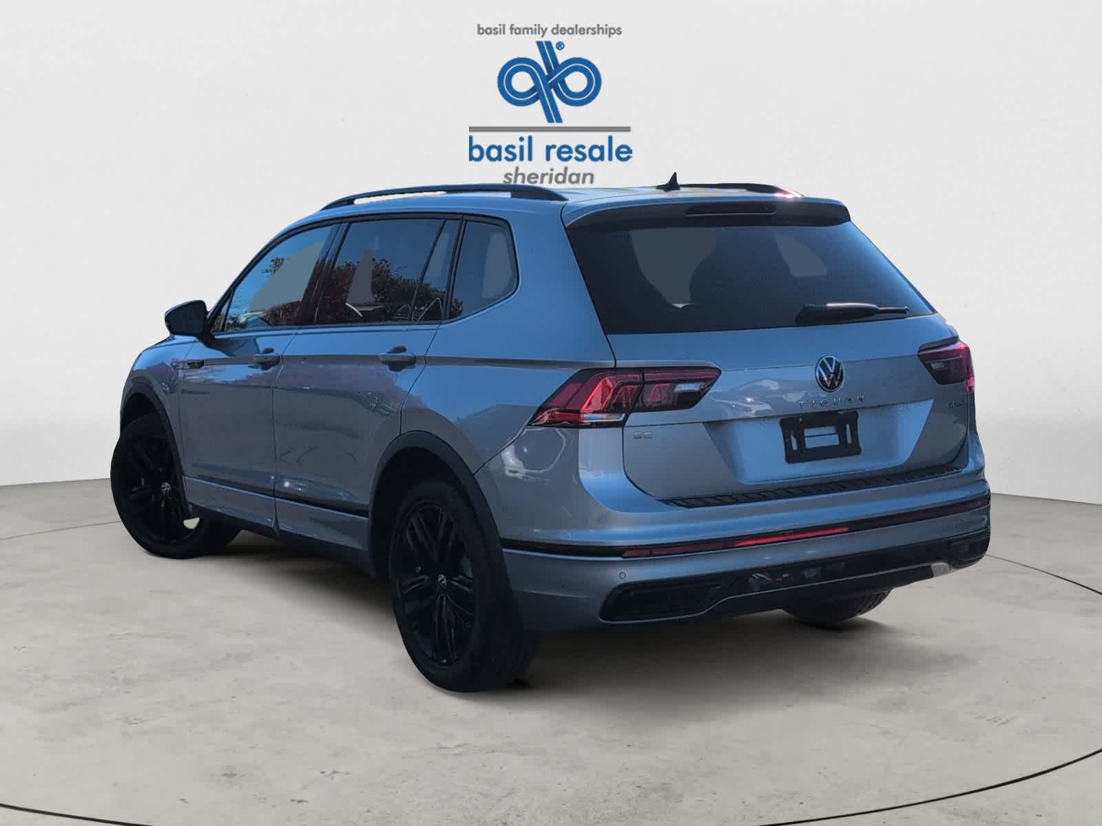 2022 Volkswagen Tiguan SE R-Line Black photo 4