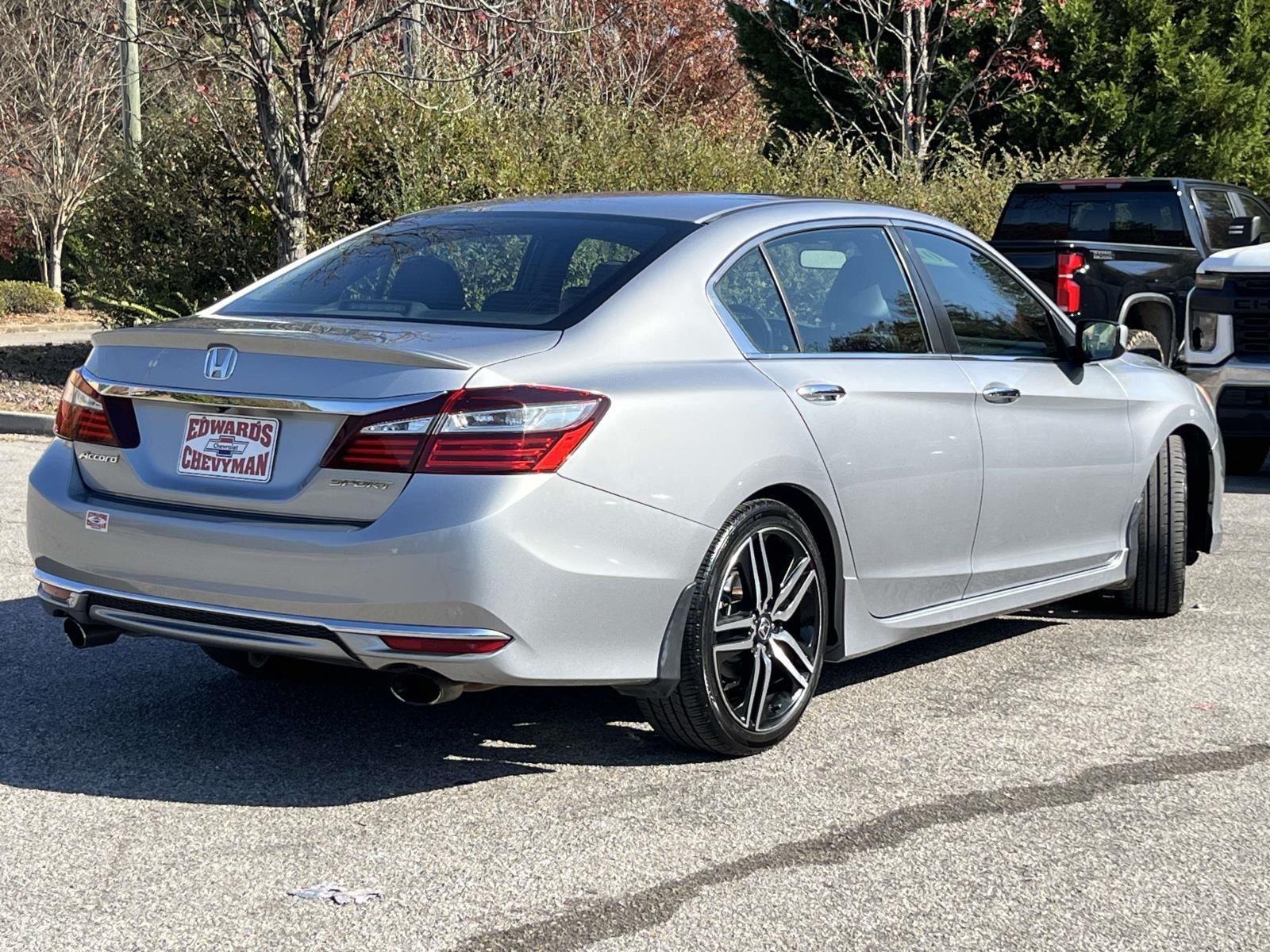 2017 Honda Accord Sport photo 3