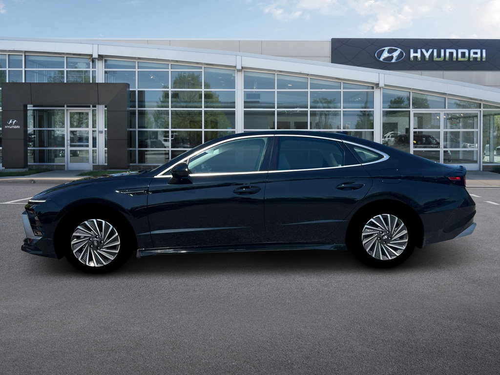 2025 Hyundai Sonata Hybrid SEL photo 2